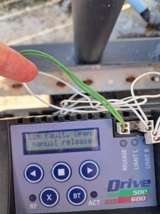 Photo 2 (ET Drive 600 Before Repair)