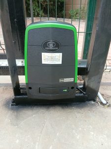 Fully assembled Centurion D6 Smart gate motor installed in Wellington